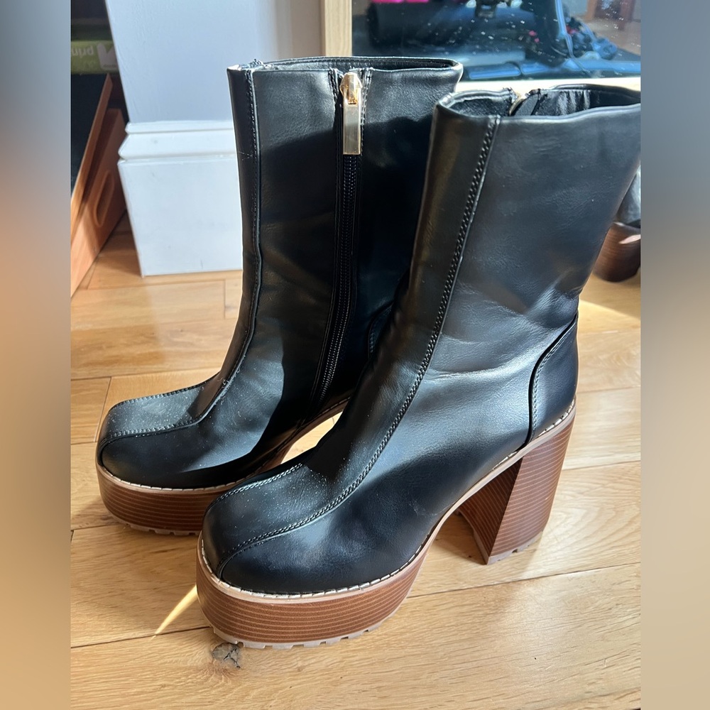 ASOS DESIGN Emotive high-heeled platform ankle boots in Black Size 7